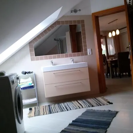 Fuegefa Vendeghaz Daire *