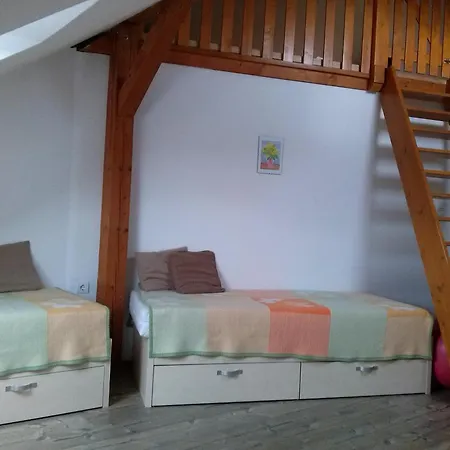 Fuegefa Vendeghaz Daire *